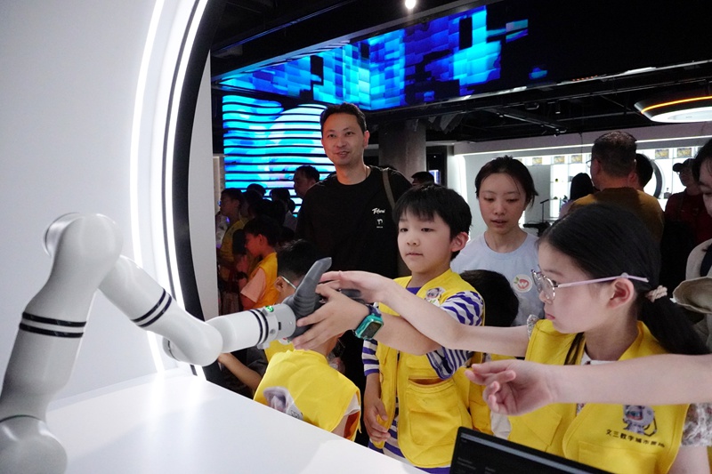 “关键词”：沉浸、慢游、玩科技九游会j9ag“五一”浙江文旅(图2)