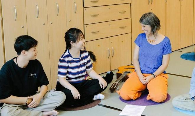 与西双版纳童萌乐托育的成长故事九游会J9爱之名育未来：罗璐颖(图2)